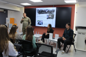 В Центре "Учитель будущего" прошла встреча студентов и преподавателей вузов Екатеринбурга с представителями ДНР